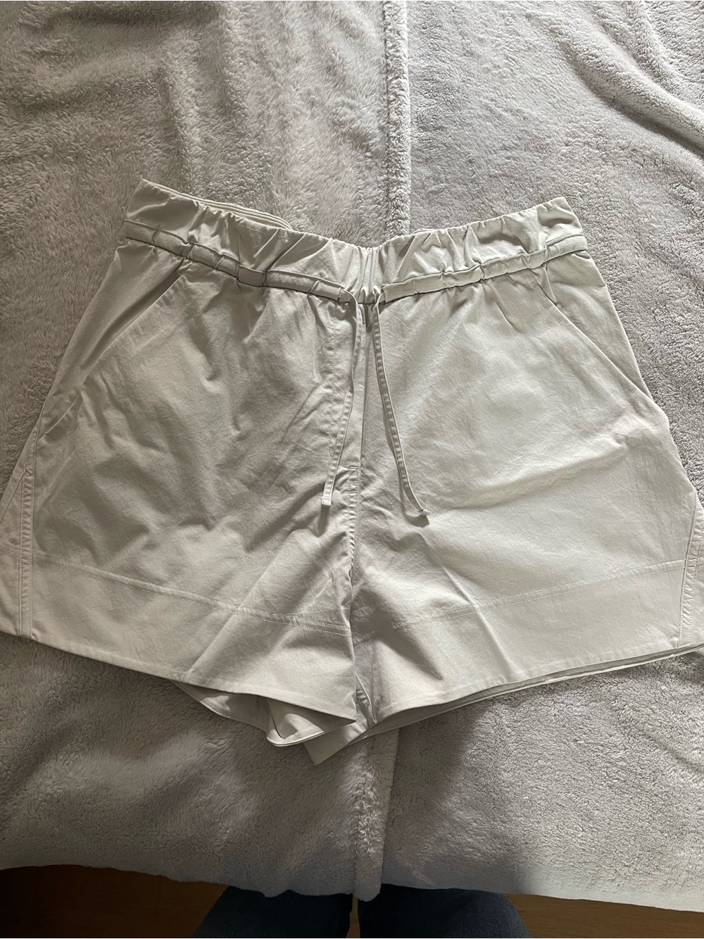 lululemon athletica High-Rise Drawstring Women’s Shorts in Cream